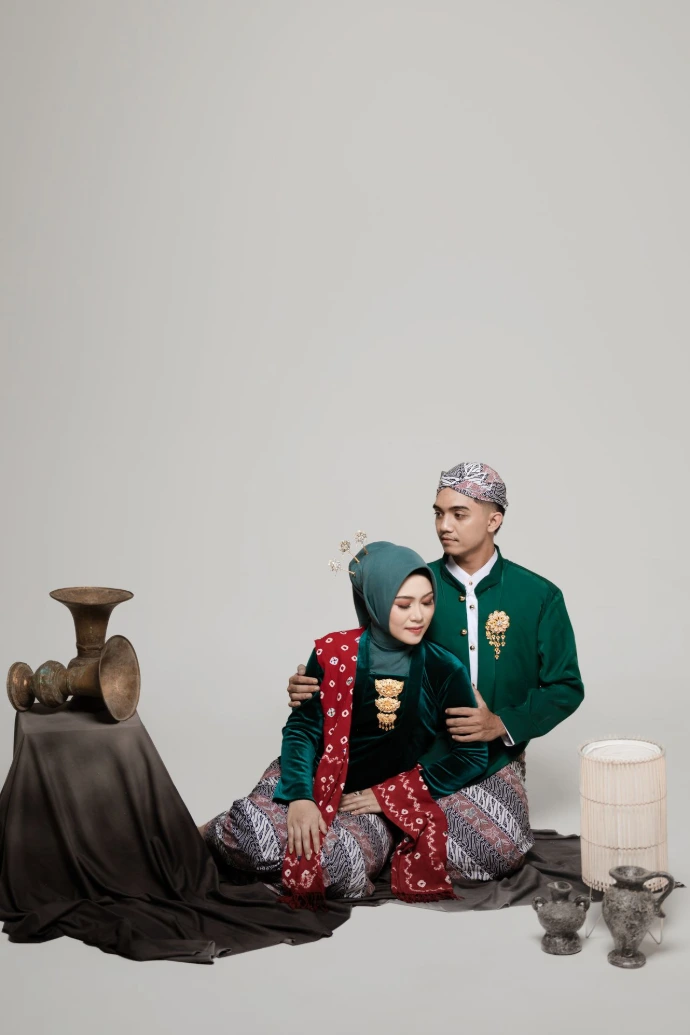 Foto Prewedding adat jawa warna hijau